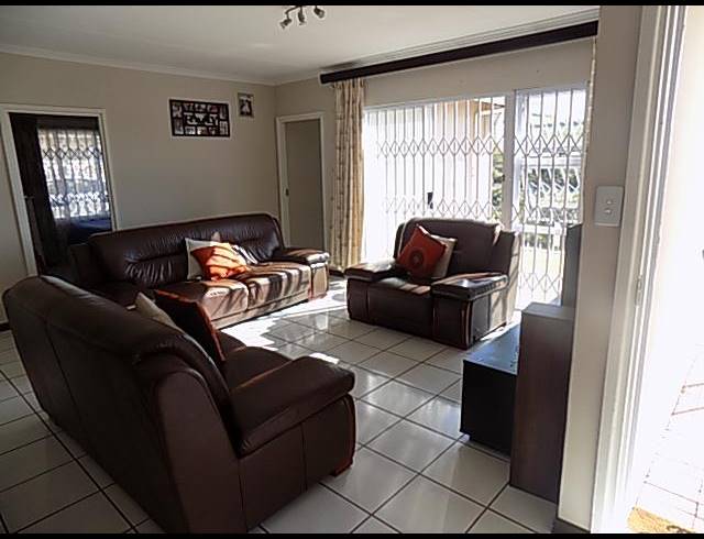 3 BEDROOM TOWNHOUSE RENTED IN PANORAMA PARK
